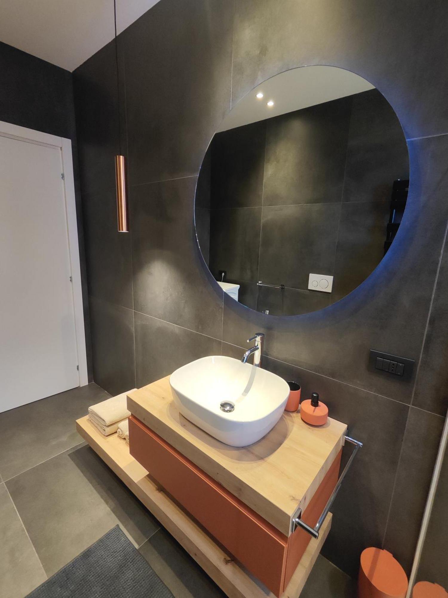 شقة Jasmine Malpensa & Busto Center بوستو أرسيزيو الغرفة الصورة